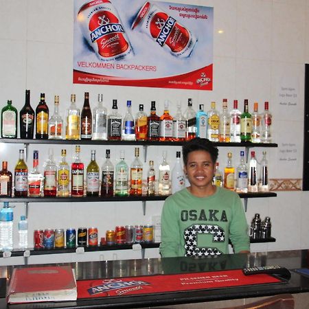 Riverside Backpackers Phnom Penh Exterior foto