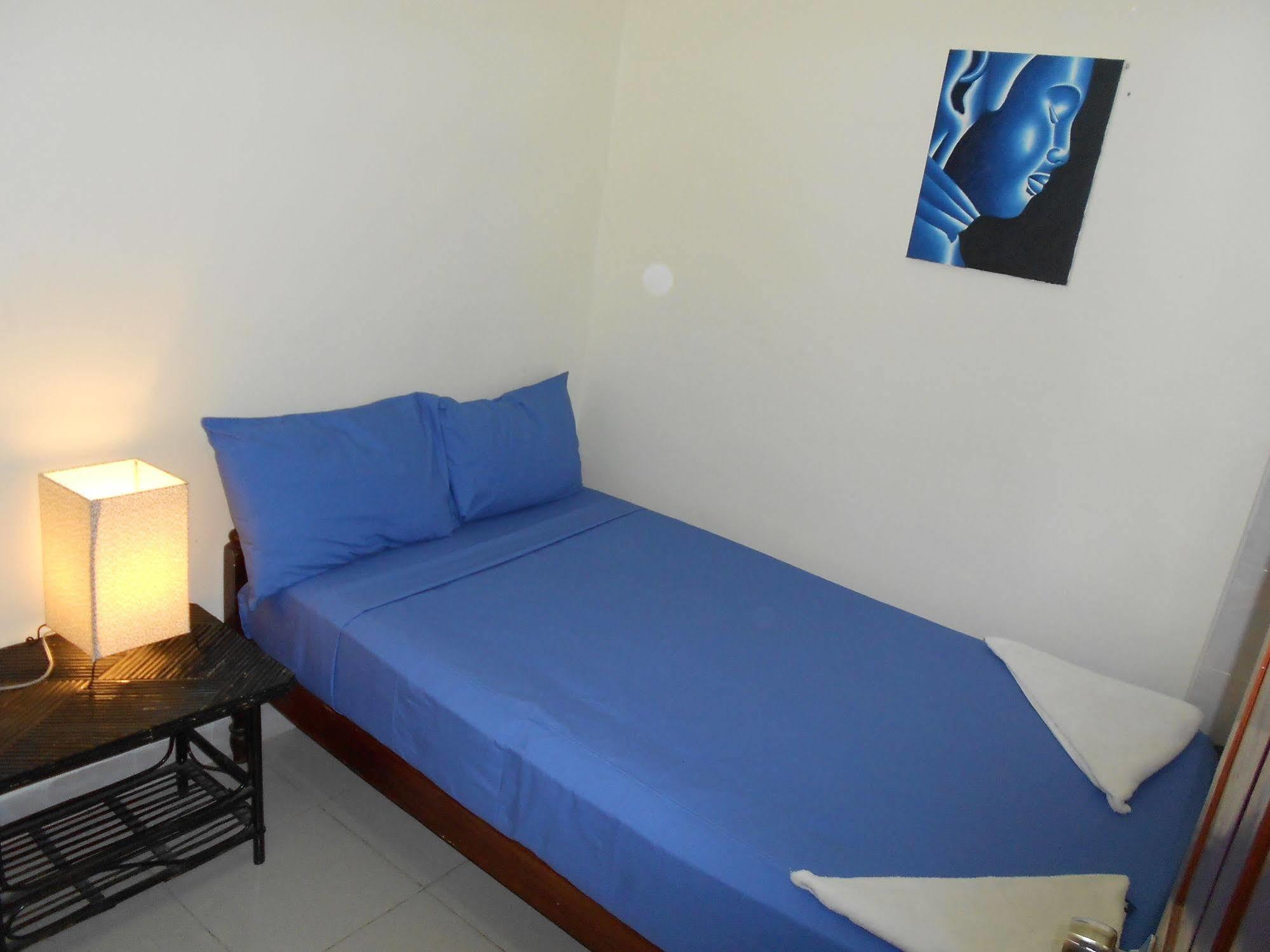 Riverside Backpackers Phnom Penh Exterior foto