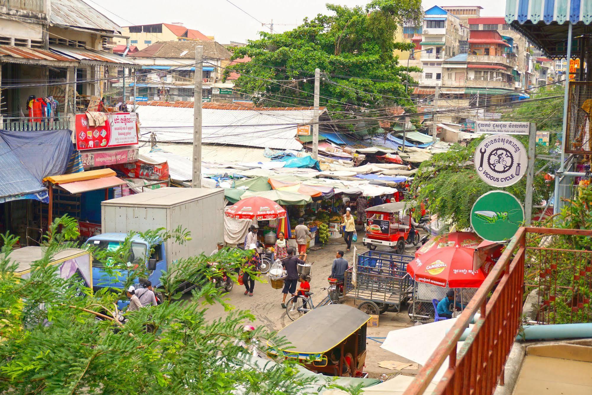 Riverside Backpackers Phnom Penh Exterior foto